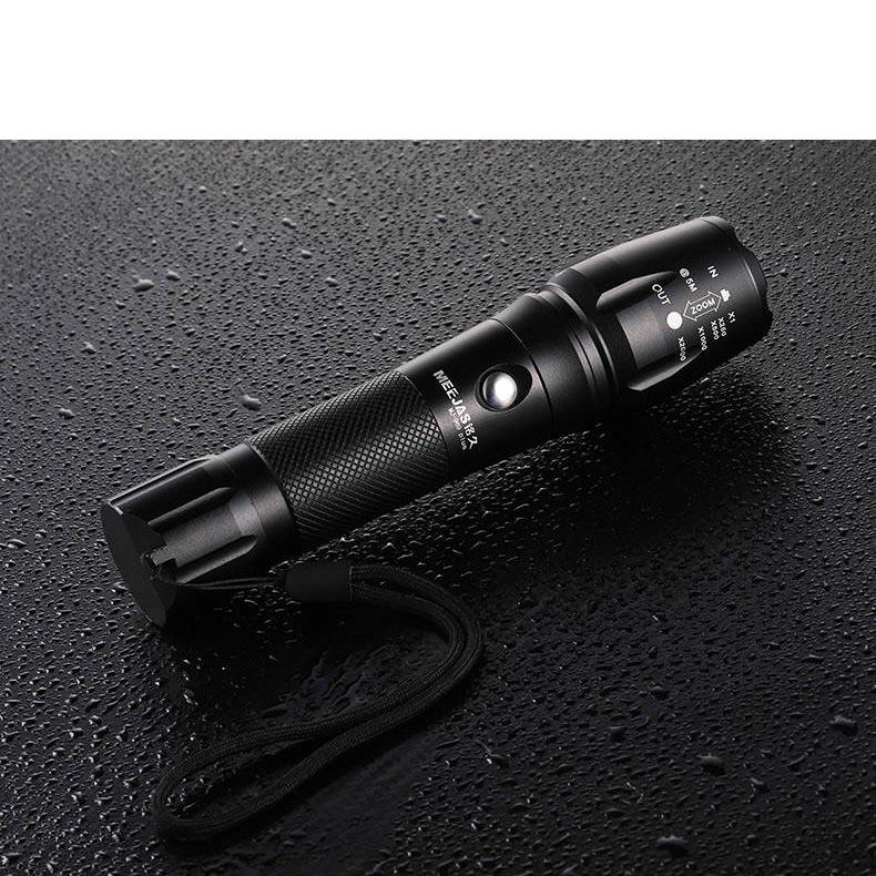 P70 Flashlight Strong Light Rechargeable Ultra-bright Long-range Special Forces Field Outdoor Household Xenon Small Led Light