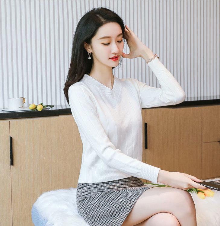 Small Short Knit Bottoming Shirt Women's Slim Fit Inner Pullover V-neck Sweater