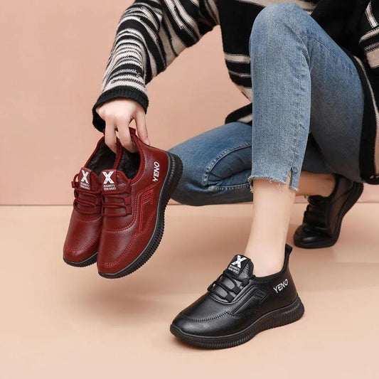 Winter Old Beijing Women's Cotton Shoes Leather Waterproof and Velvet Thickened Non-slip Warm Flat Shoes