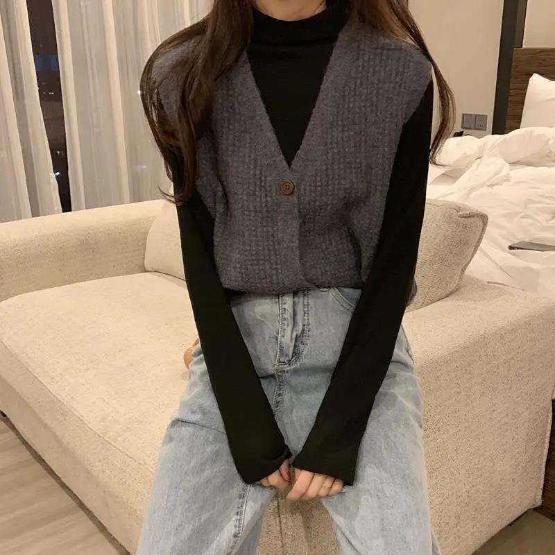 Spring and Autumn Vest Women's Outer Wear Korean Knit Bottoming Shirt Short Solid Color Button Top V-neck Loose