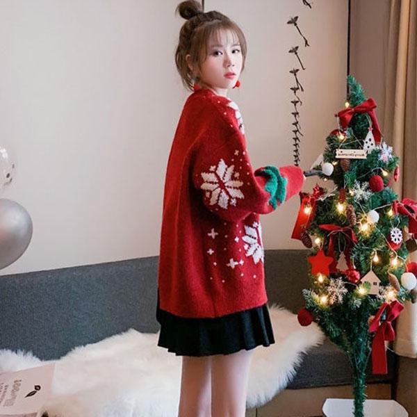 Women's Christmas Sweater Loose Snowflake Print Pullover Sweater Top Thick Warm Knitwear Outer Wear