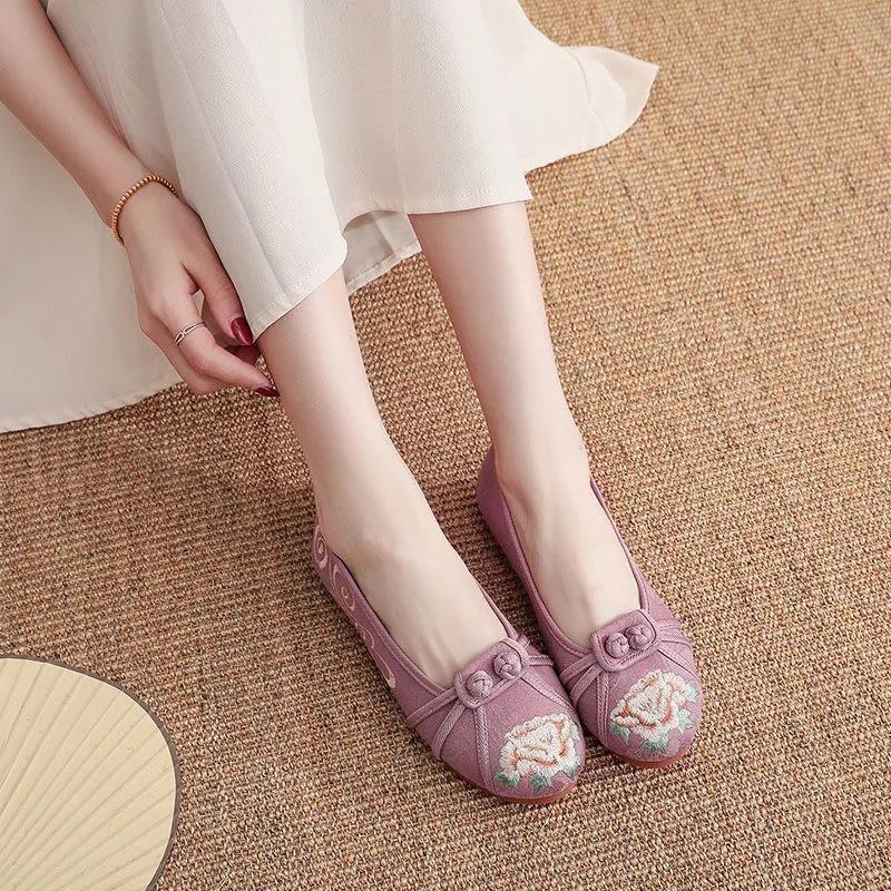 Old Beijing Flat Shoes All-match Female Embroidered Shoes Square Dance Shoes Ethnic Style Hanfu Shoes Casual Cloth Shoes