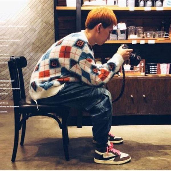 Vintage Harajuku Style Embroidery Christmas Sweater Men Women Fuzzy Thick Pullover Sweater Couple Loose Knit Sweater Unisex Autumn Winter
