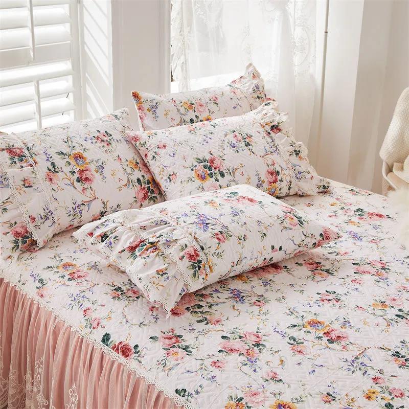 A Set of Cotton Printing Thickened Quilted Pillow Case Student Dormitory Single Lace Pillow Core Dust Cover