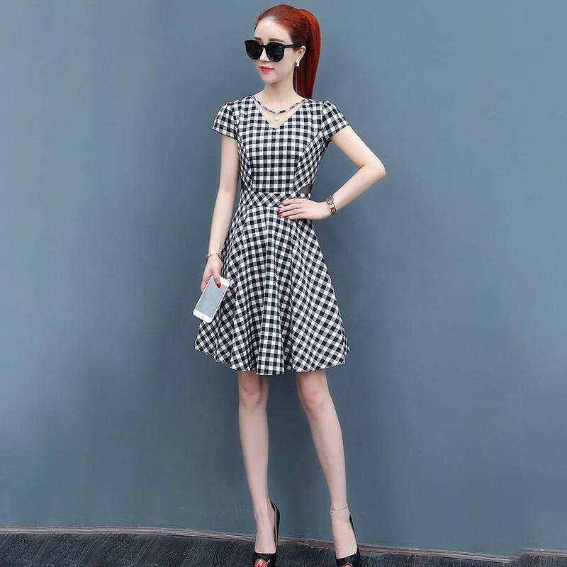 V-neck Plaid Dress Female Summer Short-sleeved Self-cultivation Temperament Wave Point Sexy Waist Mid-length Skirt A-line Version Skirt Waist Was Thin
