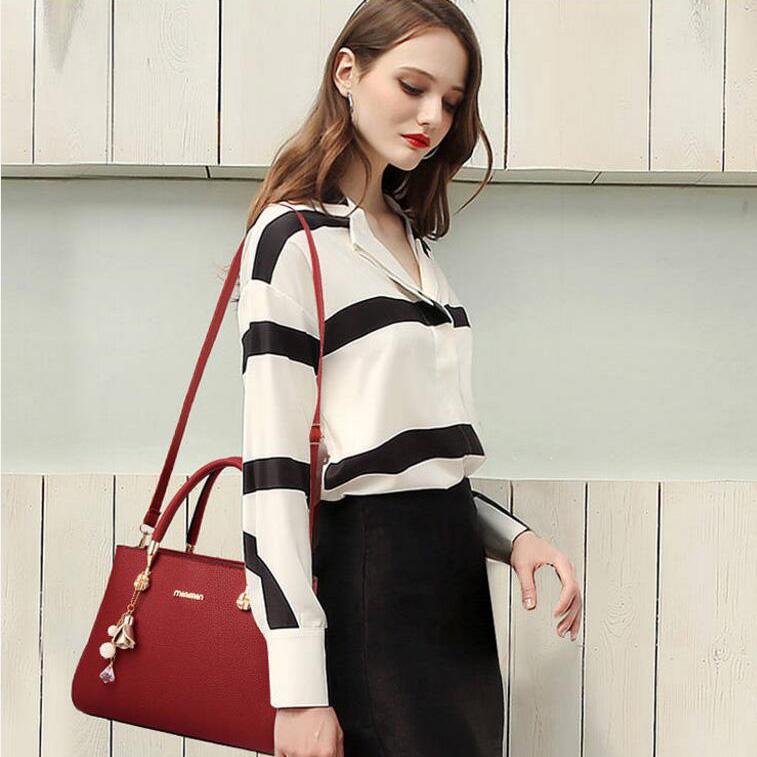 Woman bag European and American style Shoulder Handbag Trendy wild Patent leather bag Big capacity