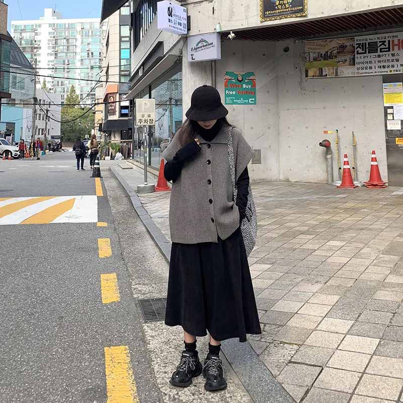 Japanese College Style Retro All-match Black Corduroy Skirt Female Was Thin High-waisted A-line Skirt Umbrella Skirt