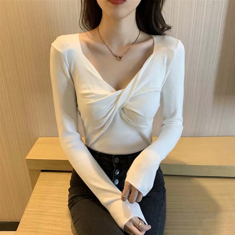 Women's Autumn and Winter Fashion Warmth Slim-fit Bottoming Sweater V-neck Short Sweater Long-sleeved Inner Top