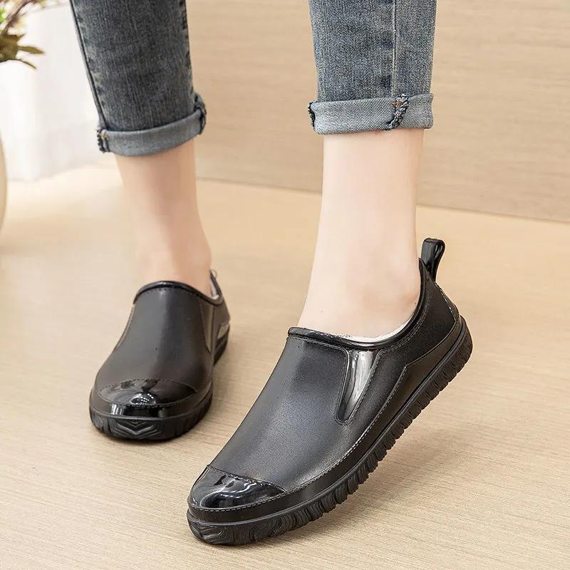Pumps Ladies Anti-Slip Water Shoes Short Tube Car Wash Kitchen Work Rain Boots Flat Bottom Wear-resistant Embossed Design