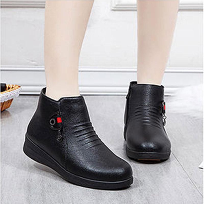 Women's Leather Shoes Winter Thickened  Flat Non-slip Mother Cotton Shoes Snow Boots Plus Velvet Short Boots