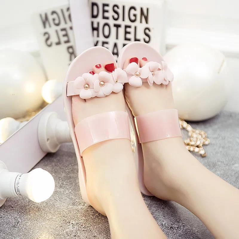 Women Summer Light Slippers Tasteless Antiskid Indoor Soft Sole Slippers Non Slip Flowers Decoration Casual Slippers