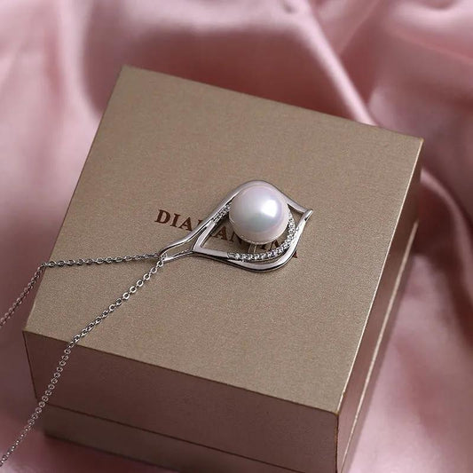 Women's Pearl Pendant 925 Silver Diamond Necklace Sweater Chain Black Pearl Pendant Clavicle Chain Personalized Jewelry Gift Jewelry for Friends
