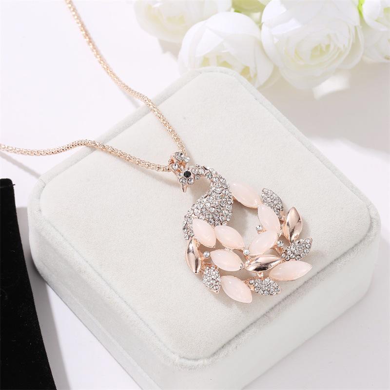 Peacock Opal Long Ms. Necklace Temperament Classic Rhinestone Sweater Chain Fashion Joker