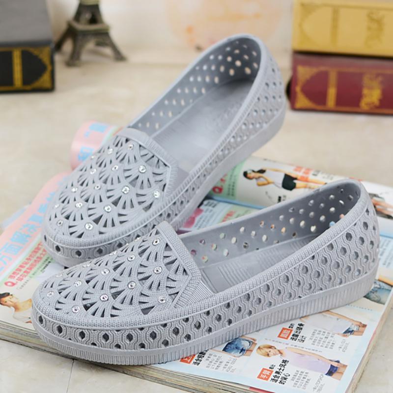 Summer Plastic Bird's Nest Hole Shoes Breathable Hollow Female Sandals Nurse Shoes Soft Bottom Non-slip Mother Shoes Flat Bottom Students