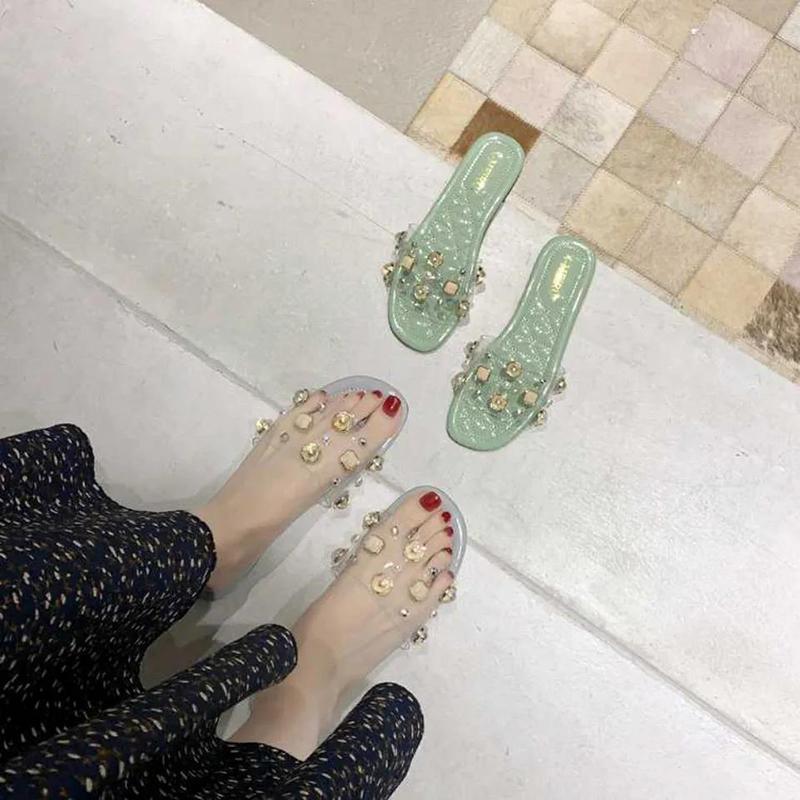 Slippers Women's Summer Wear Fashion Rivet Flat Sandals and Slippers All-match Seaside Beach Shoes Women
