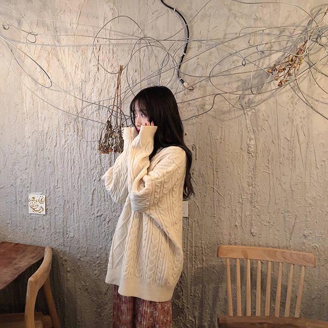 Pofulove White Round Neck Twist Sweater Female Autumn Winter Loose Wild College Style Knitted Coat