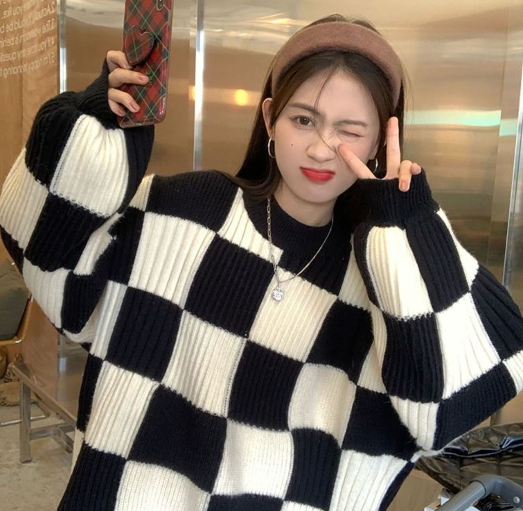 Women's Fashion Plaid Round Neck Pullover Sweater Retro Lazy Wind Mid Length Long Sleeve Knit Large Size