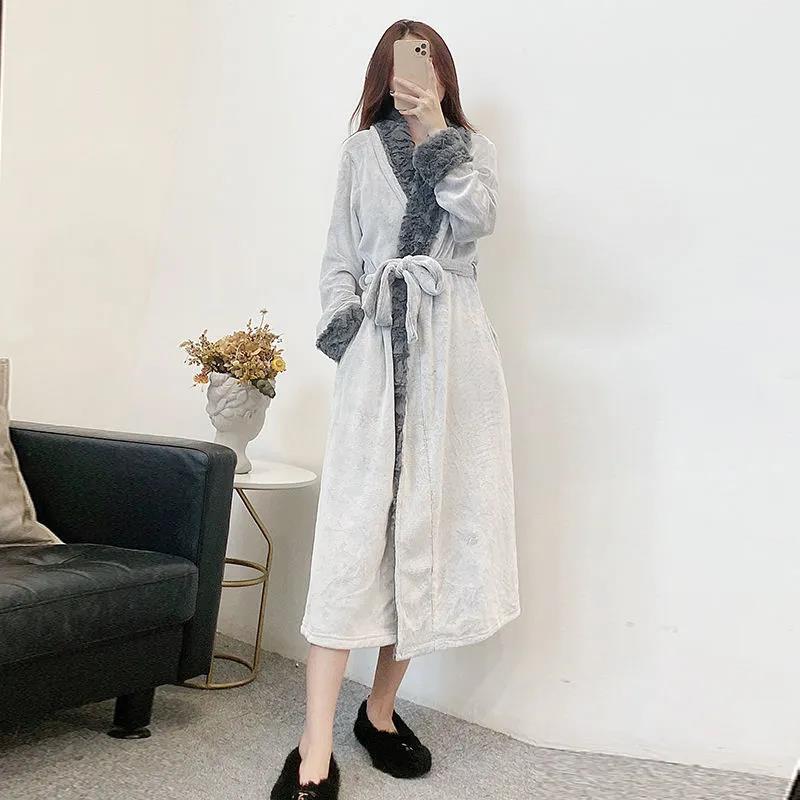 Autumn and Winter Long Flannel Nightgown Women's Nightgown Coral Fleece Dressing Gown Men and Women Can Wear Plus Velvet Thickening Couple Bathrobe