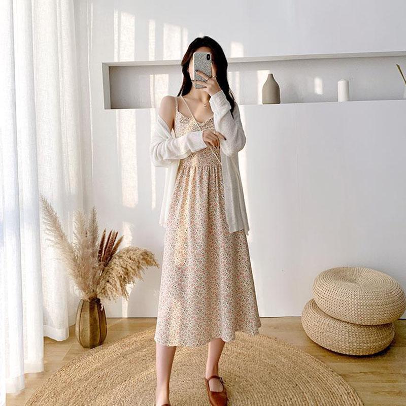 Small Floral Sling Dress Female Summer New Temperament Self-cultivation with A Knee-length Chiffon French First Love Dress