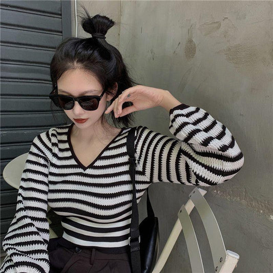 Autumn Color Contrast Striped V-neck Sweater Women's Long-sleeved Outer Wear Tight-fitting Short Top