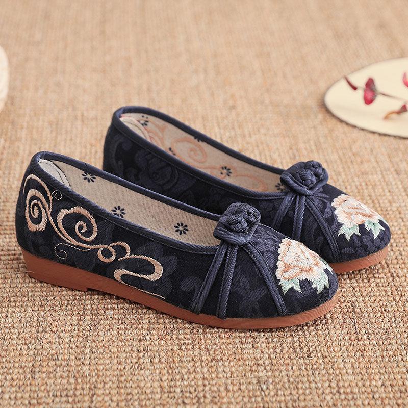Old Beijing Flat Shoes All-match Female Embroidered Shoes Square Dance Shoes Ethnic Style Hanfu Shoes Casual Cloth Shoes