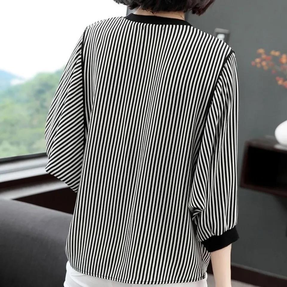 Black and White Striped T-shirt Women's Summer Large Size Loose Korean Version Mid-sleeve Bottoming Shirt
