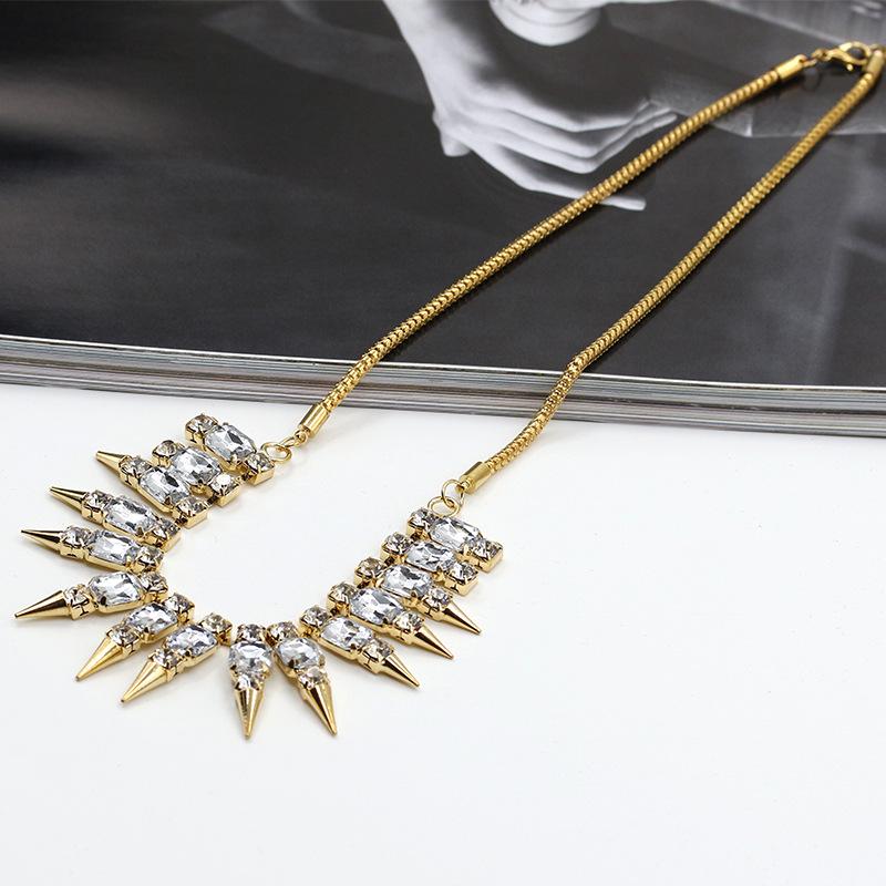 European and American Fashion Punk Rhinestone Gemstone Rivet Spiked Alloy Necklace Jewelry