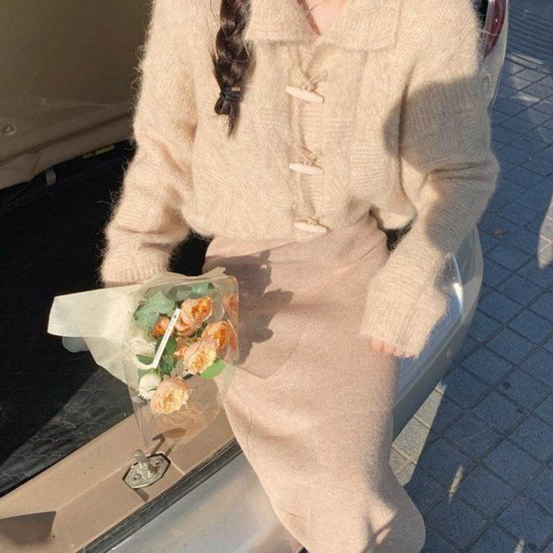 Autumn  Winter College Style Horn Button Knitted Cardigan Jacket Women Casual Fashion Loose Long-sleeved Simple Top