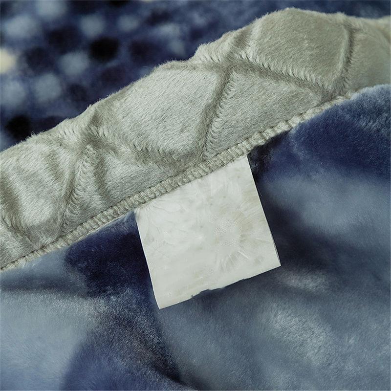 Coral Fleece Blankets for Beds Autumn and Winter Blankets Thick Breathable Warmth Double Blankets Household Items Square Simple Blankets