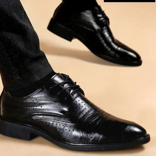 Men's Pointed Leather Shoes Men Oxford Shoes Slip on Formal Dress Shoes for Man Leather Men Shoes Summer Hollow Breathable Oxford Shoes