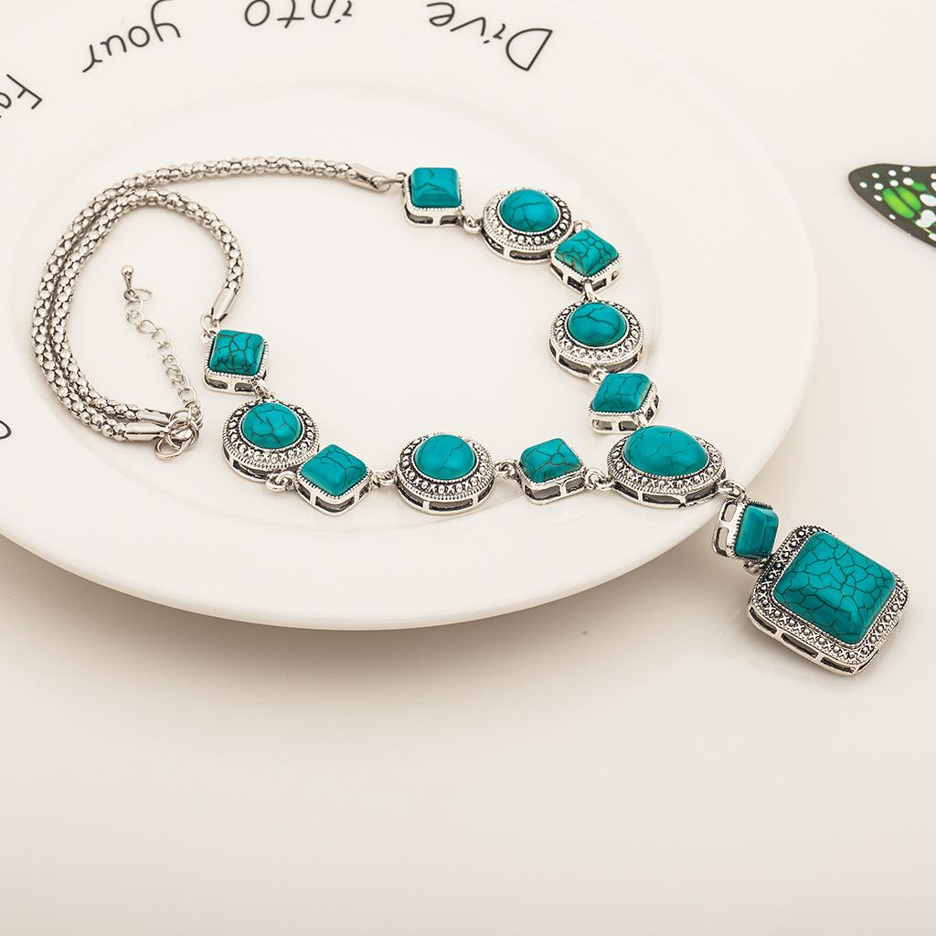 Jewelry Turquoise Necklace Retro Diamond Round Geometric Shape Alloy Necklace