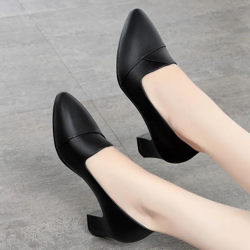 Soft Leather Mother Shoes Medium Heel Single Shoes Women's All-match Professional Work Black Small Leather Shoes Women's High Heels