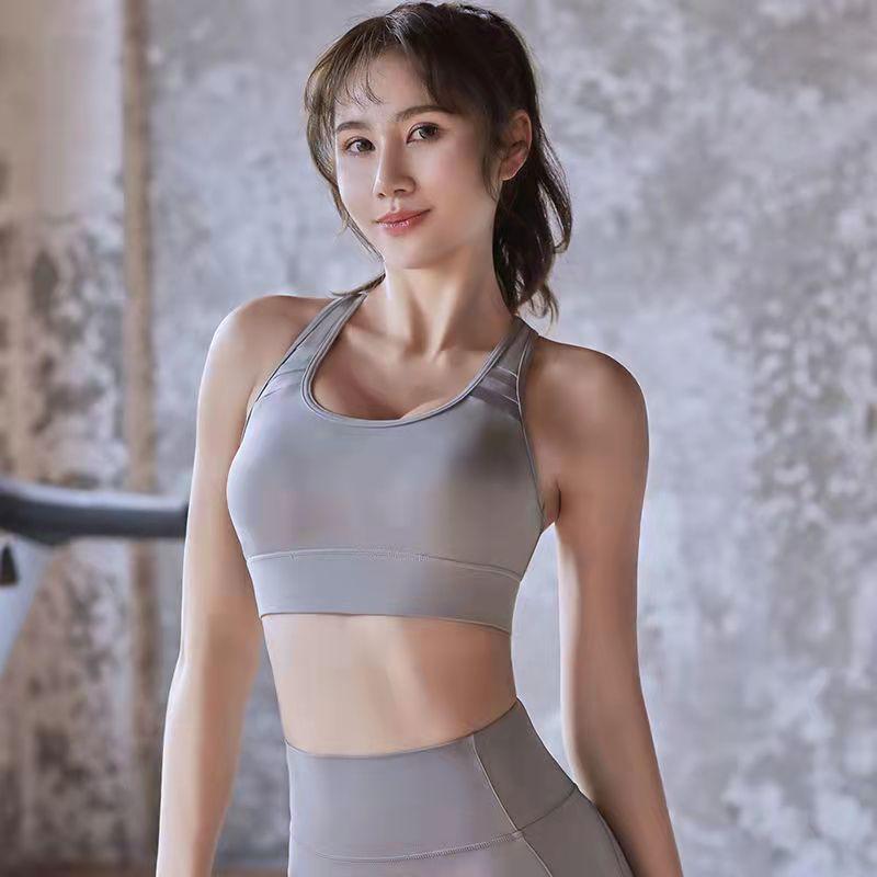 Large Size Sports Underwear Women's Fat Mm Shockproof Running Yoga Vest with Breast Pads and Fitness Bra Workout Tank Tops Push Up Bra Top