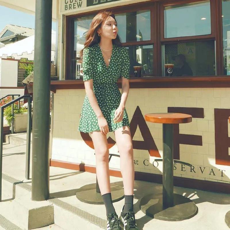 Star Same Paragraph Green Floral Dress Female French Bellflower Retro V-neck Chiffon Super Fairy Short Skirt