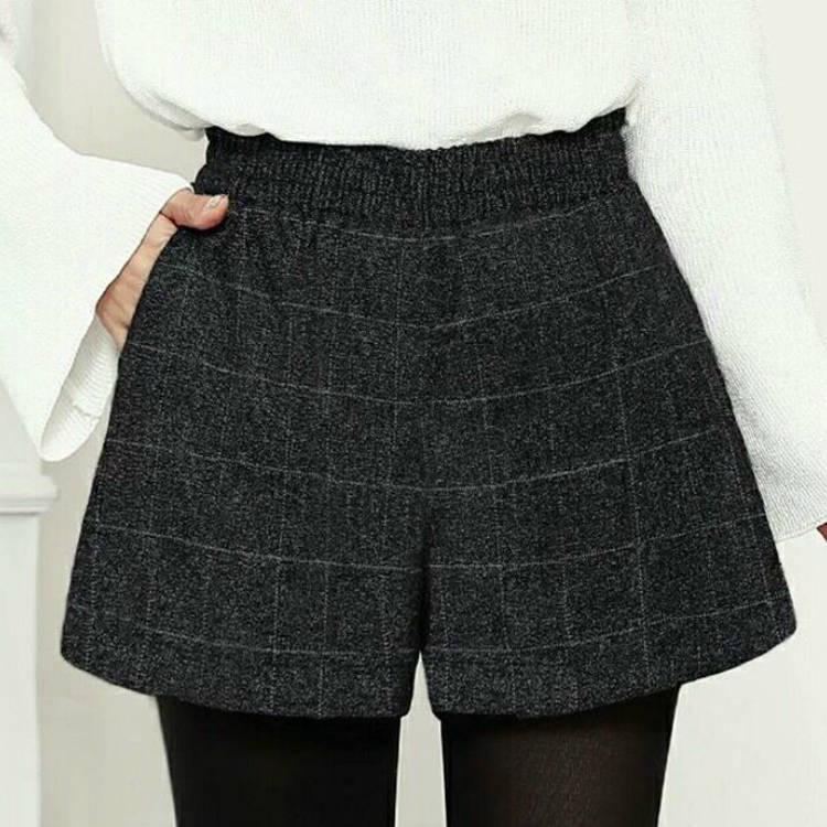 Plus Size Women Shorts Fall Winter Woolen Shorts  Wide-legged Short with Pockets Female Casual Wear