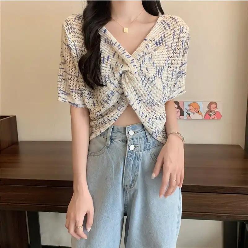 Knitted Short-sleeved Top Women's Summer Thin French Design Sense V-neck Kink Short Top Personality Trend Pullover Shirt Striped Colorful T-Shirt