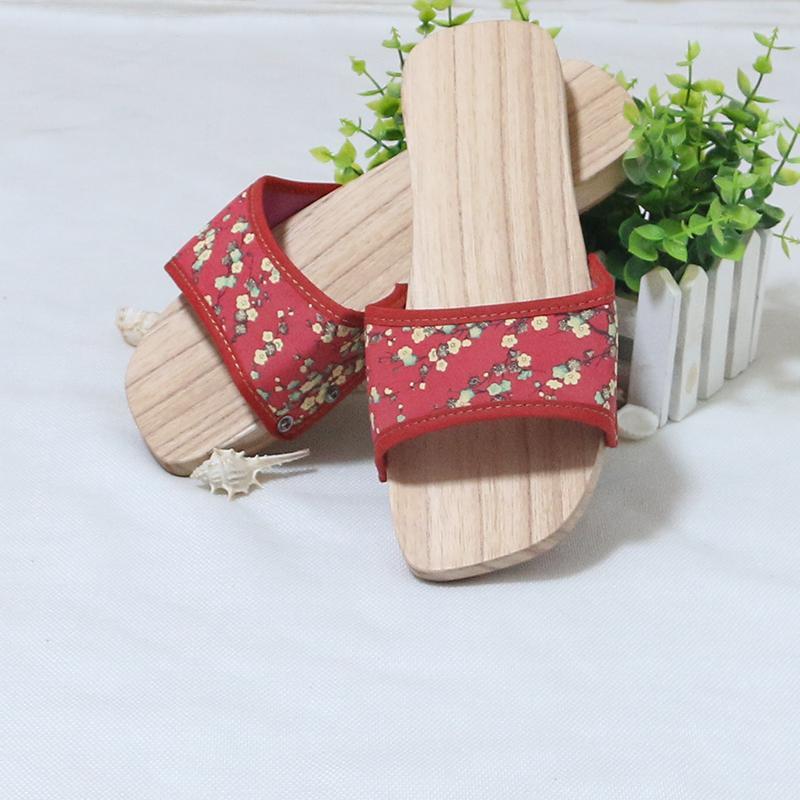 Wooden Slippers Women Clogs Men and Women Couple Models Sandals Bottom Indoor Bathroom Wooden Shoes