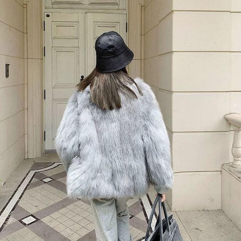 Winter Women's Fox Fur Jacket Women Short V-neck Fashion Temperament Stitching Fur Jacket