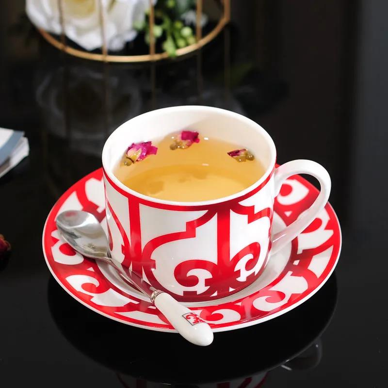 High-end Coffee Cup Mascot European Bone China Home Coffee Cup and Saucer Set British Afternoon Tea Cup Luxury Gift