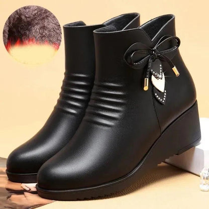 Cotton Shoes Women's Autumn and Winter Plus Velvet Thickening Warm and Comfortable Middle-aged and Elderly Soft-soled Short Boots