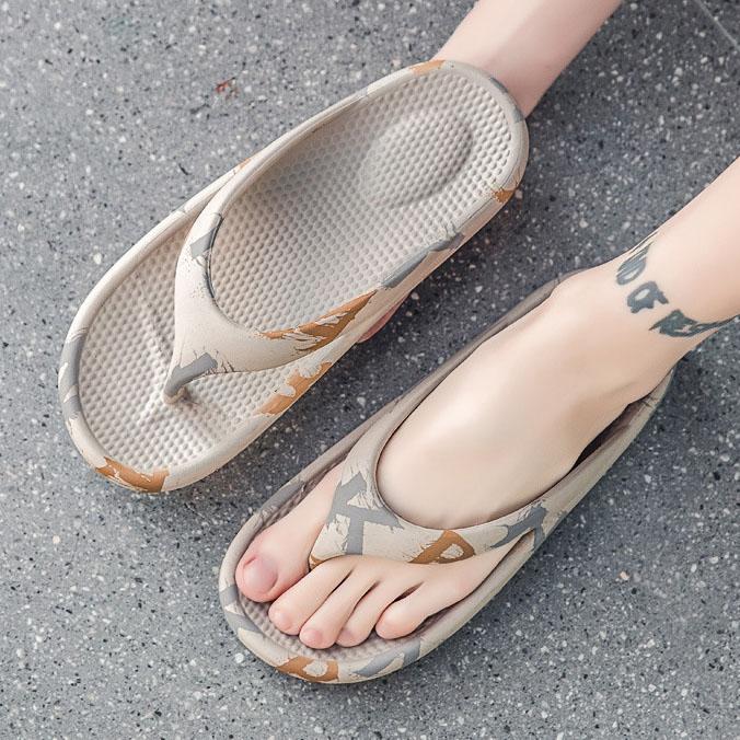Men's and Women's Spring Summer Soft Slippers Household Soft Sole Flip Flops Non-slip Large Size Outdoor Slippers