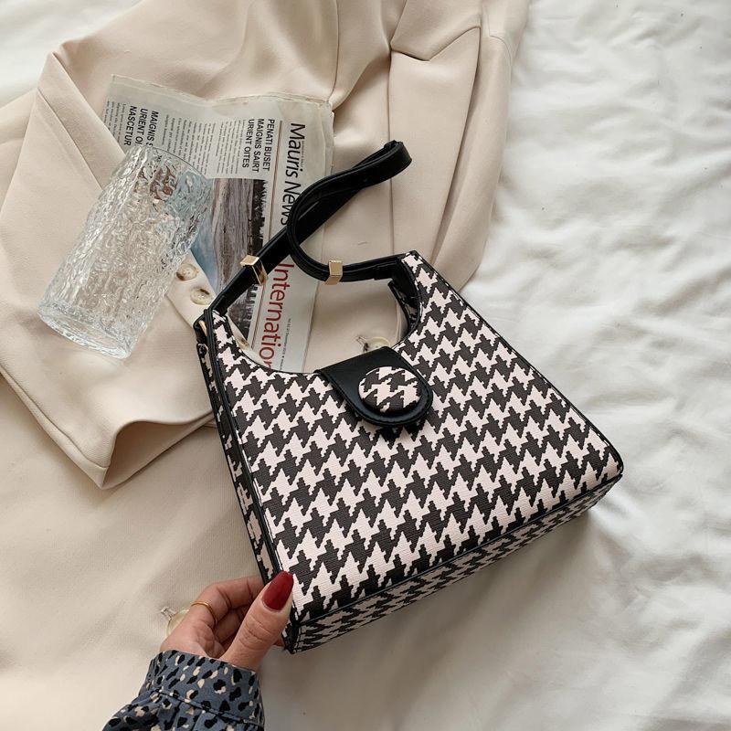 Women's Bags High-end Fashion One Shoulder Underarm Women's Bag Messenger All-match Bag