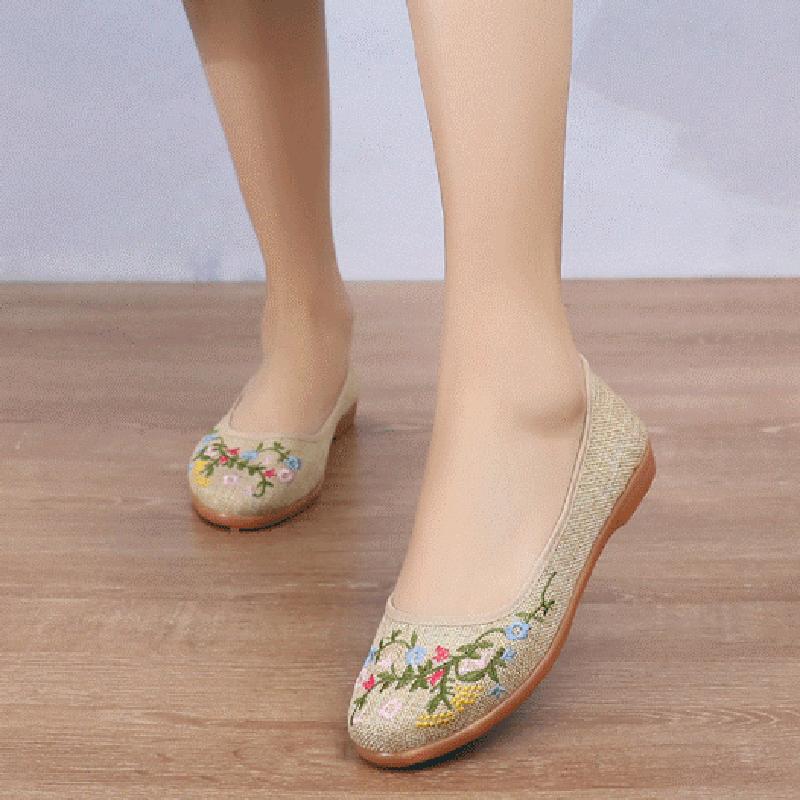 Old Beijing Cloth Shoes Women's Shoes Spring and Autumn Embroidered Shoes Women Flat Bottom Casual Ethnic Style Mother Shoes Women