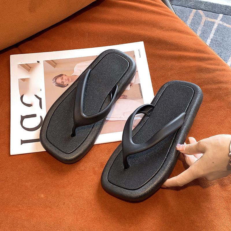 Flat-bottomed Non-slip Sandals and Slippers Women's Summer Outer Wear Flip-flops Simple Style Clip-on Beach Shoes Women