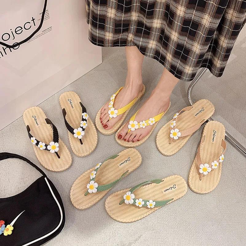 Korean Version of Flip Flops Female Students Wear Non-slip Flat Bottom Fashion All-match Flip-flops Spring and Summer Beach Slippers Women