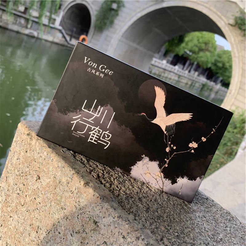 Forbidden City Eyeshadow Palette 18 Color Matte Pearlescent Waterproof Sweatproof Fairy Eyeshadow