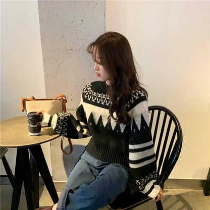 Women's Winter Loose Geometric Pattern Short Sweater O-Neck Retro Contrast Diamond Knitted Pullover