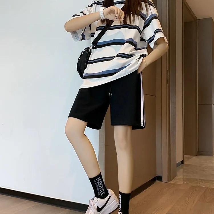 2PCS Summer Fashion Two-piece Sports Suit Female Student Korean Version Loose Short-sleeved Striped T-shirt + Casual Shorts Casual Stroll Suit