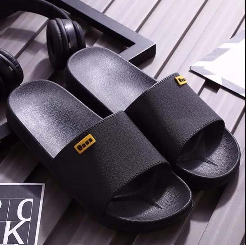 Summer Men's Slippers Indoor and Outdoor Non-slip Wear-resistant Comfortable Soft Bottom Slippers Home Bathroom Men's Slippers