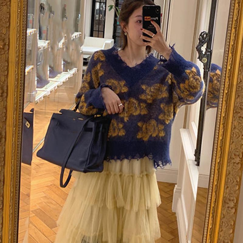 Autumn Winter V-neck Knitted Sweater Hollow Jacquard Design Long Sleeve Casual Fashion Pullover Thickening